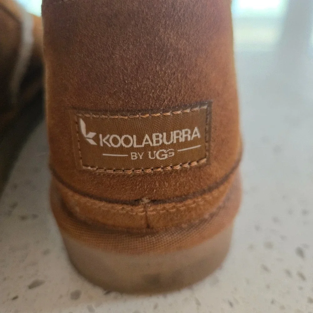 Koolaburra by UGG Boots Womens 9 Victoria Lace Up Suede Winter Boots Chestnut